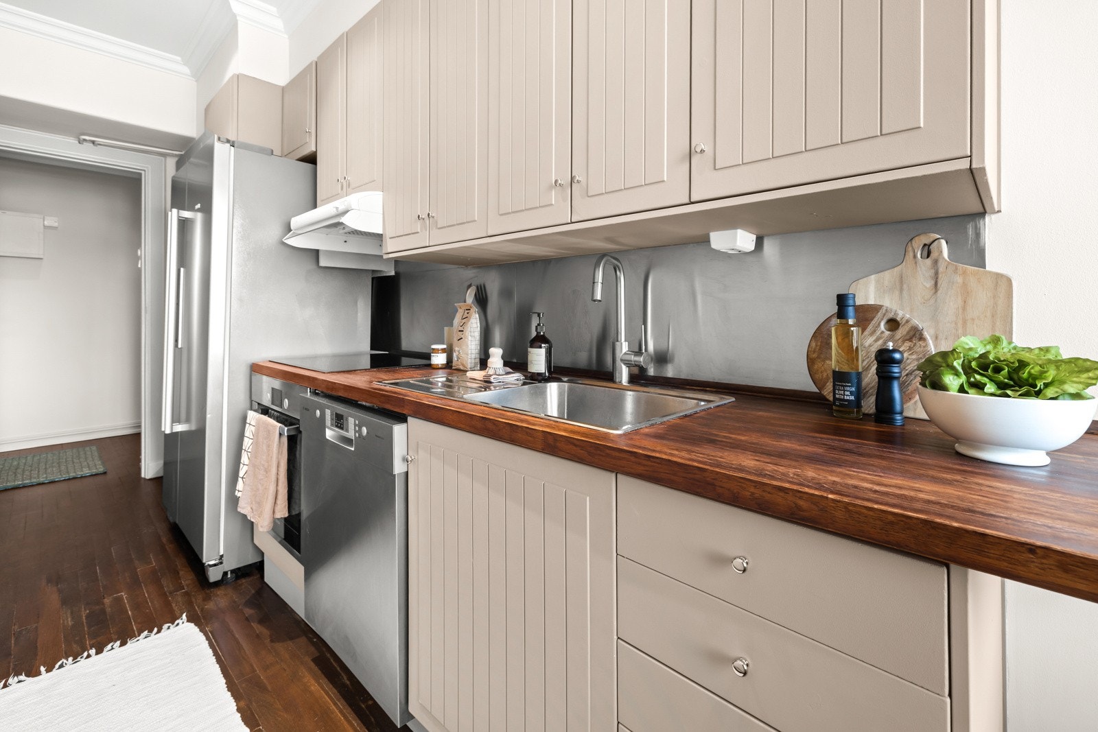 Vi går videre inn på det separate kjøkkenet! Galleribilde