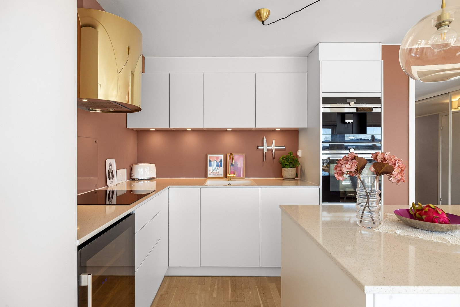 Benkeplater i kompositt er både vakre og se på og meget slitesterke. Galleribilde