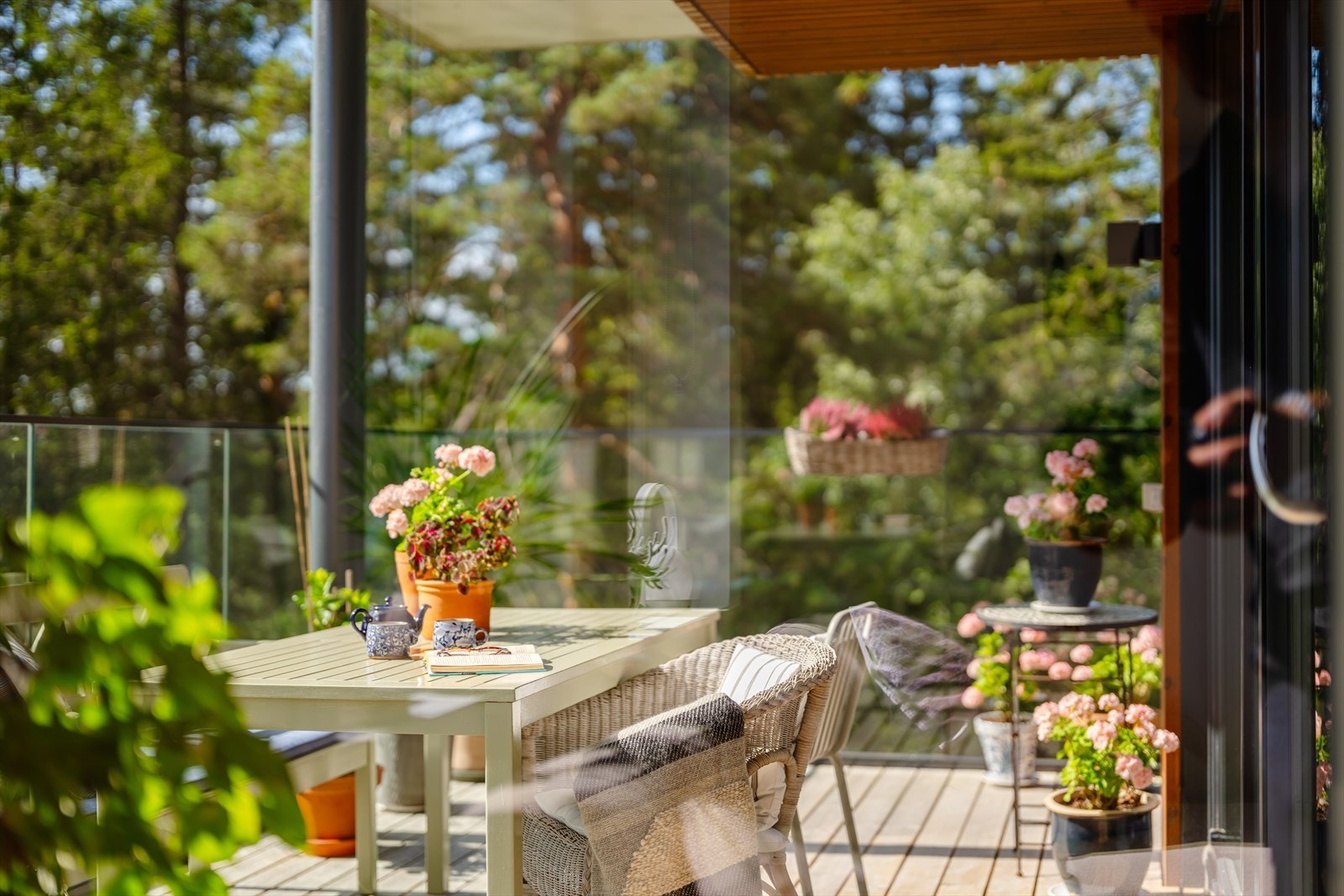 Det er tillatt med både gassgrill og elektrisk (merk stikk under lampe) Galleribilde