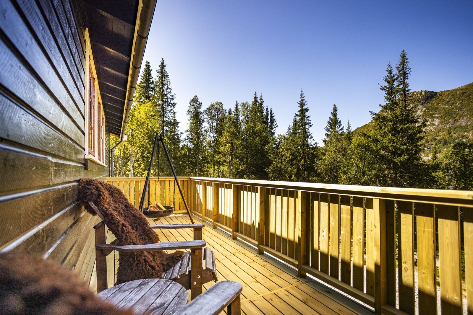 Idyllisk beliggende, klassisk fjellhytte omringet av vakker natur og nærhet til fine turmuligheter sommer som vinter! Galleribilde