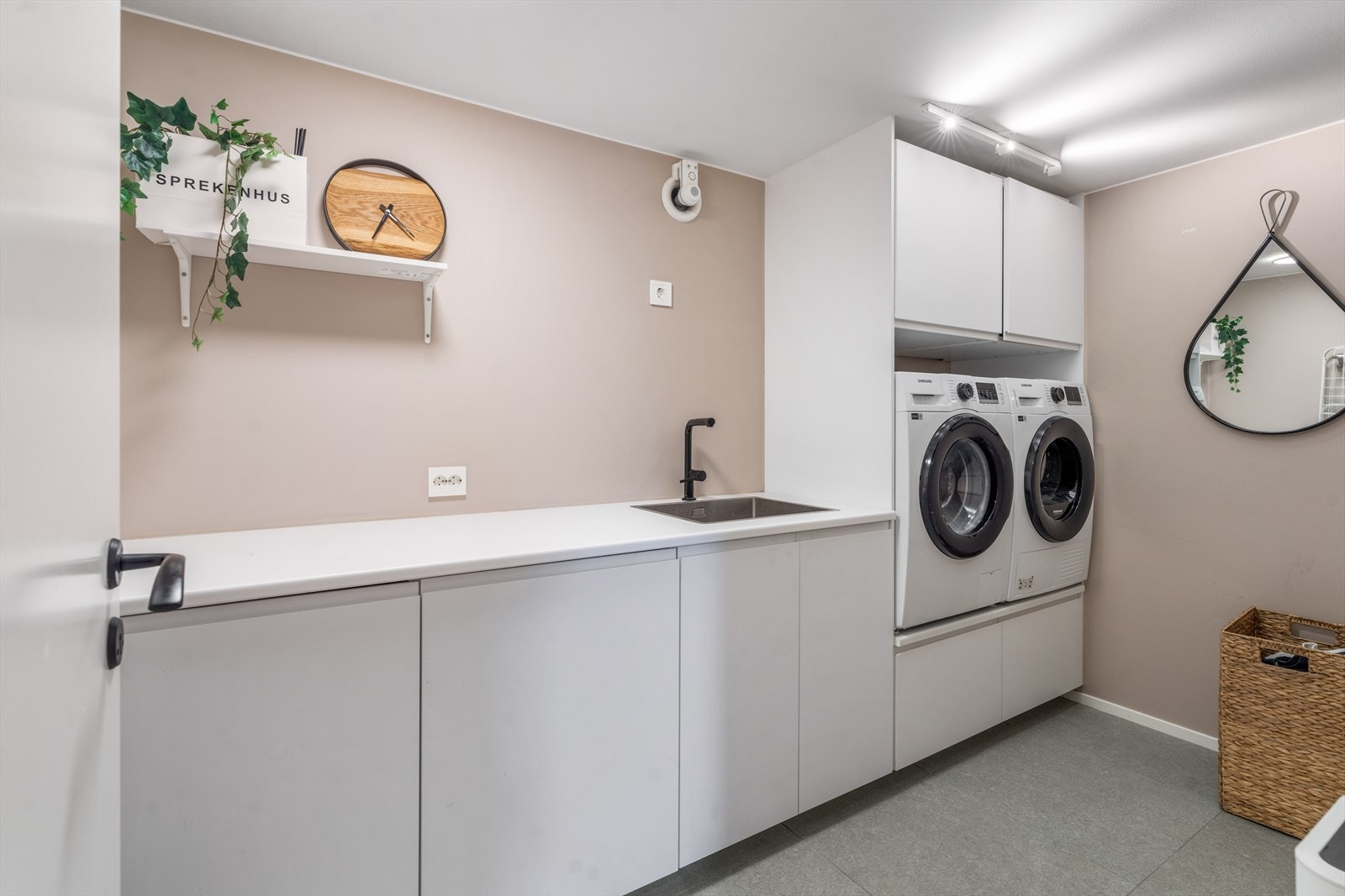 Praktisk vaskerom. Galleribilde