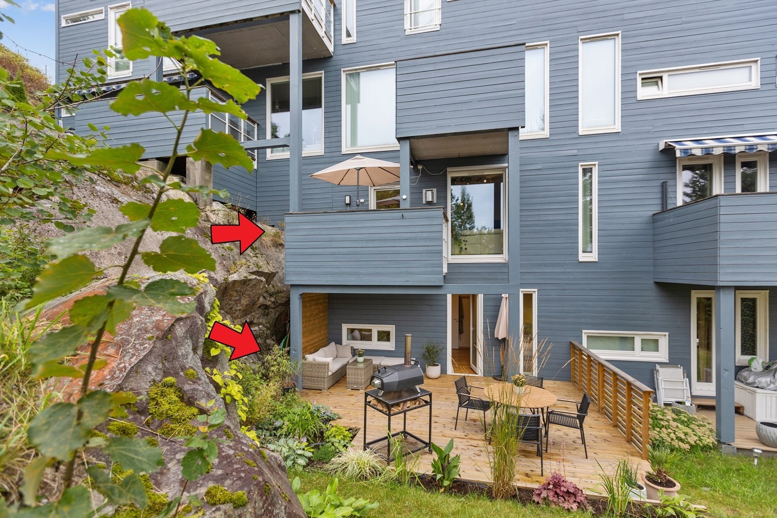 En av fordelene med å bo i borettslag er at det er borettslaget som er ansvarlig for utvendig vedlikehold. Man er selv ansvarlig for vedlikehold av terrasser og rekkverk, men bortsett fra dette er det borettslaget som har ansvaret. Galleribilde