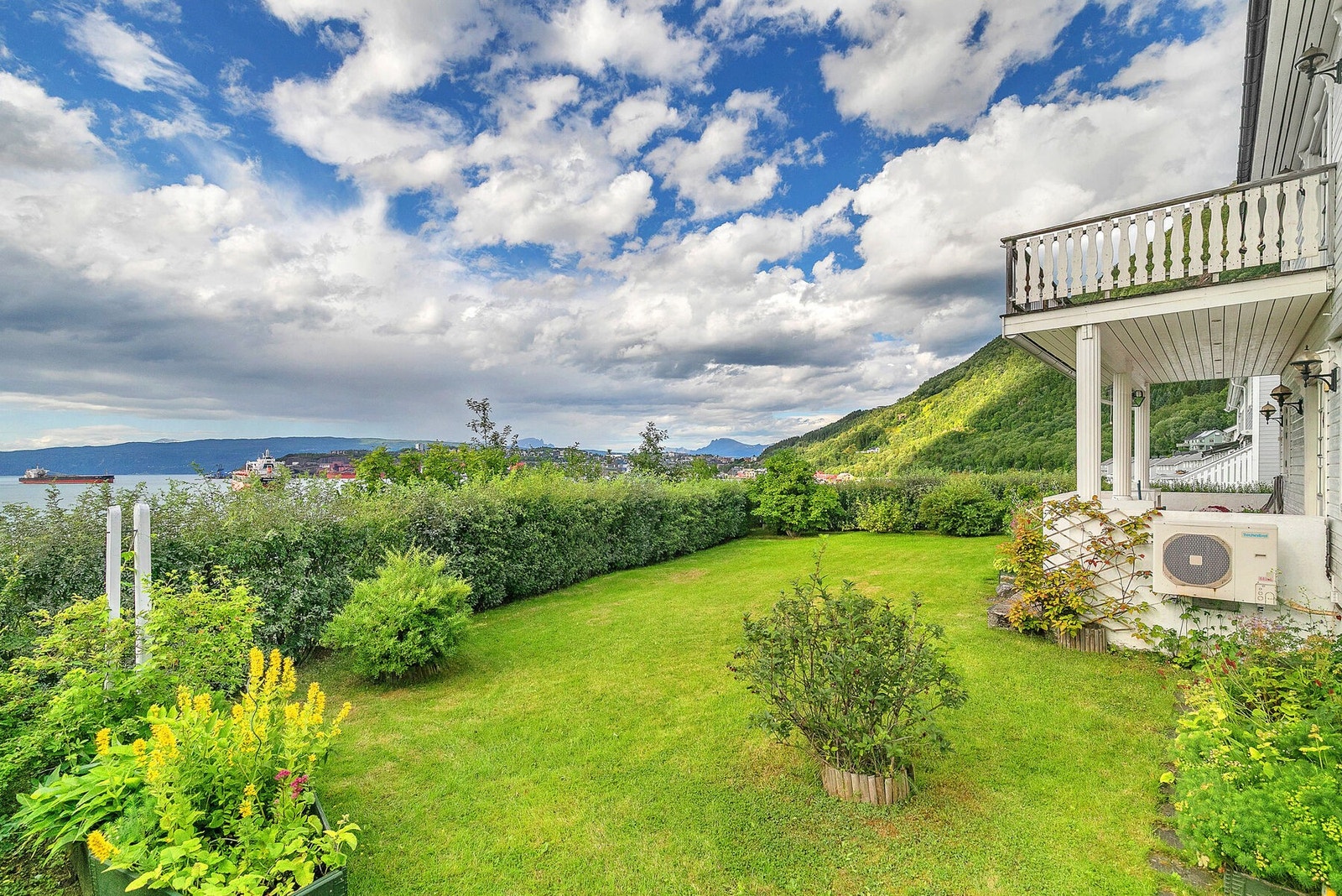 Pent opparbeidet hage Galleribilde