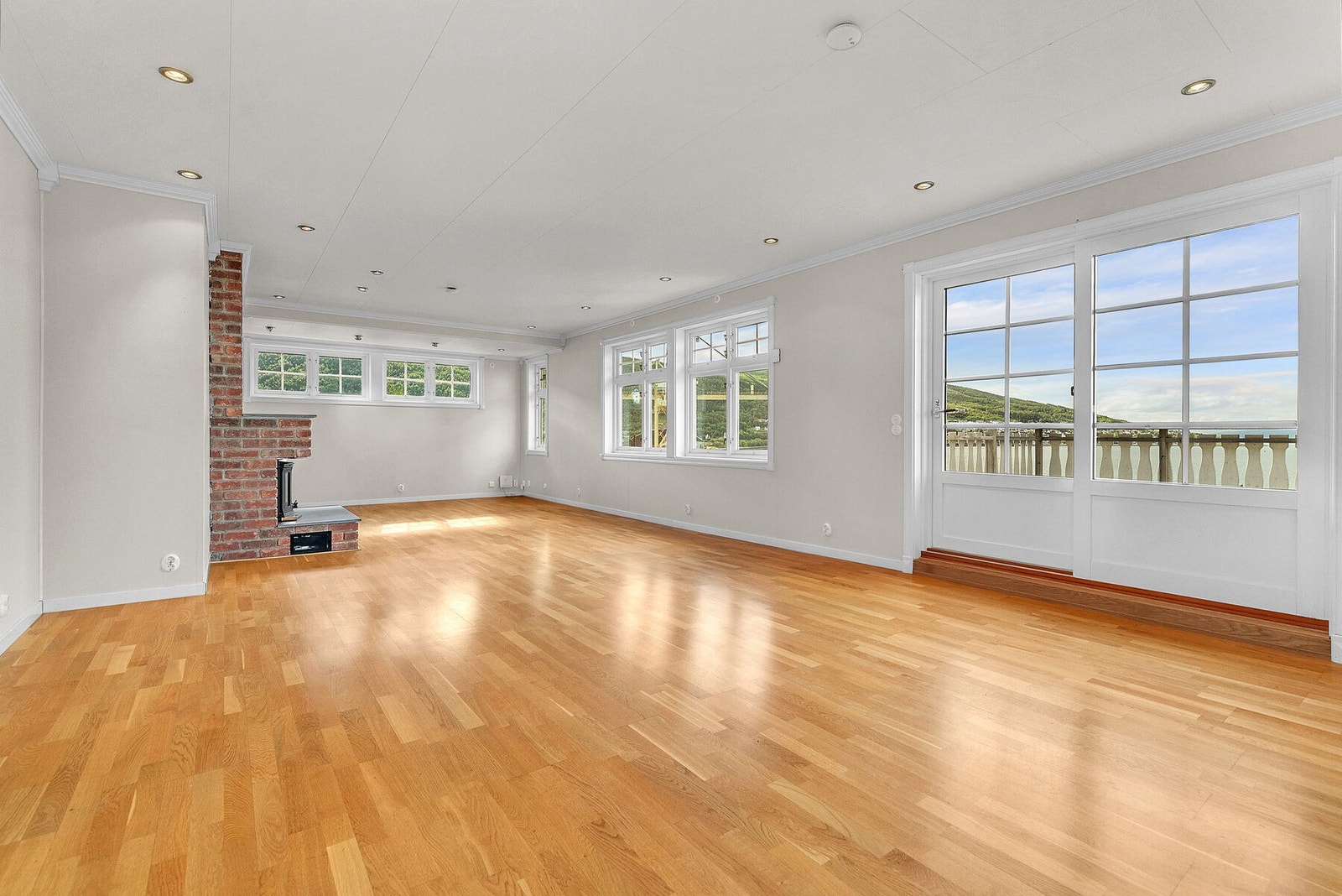 2etg - Stue med utgang til veranda Galleribilde