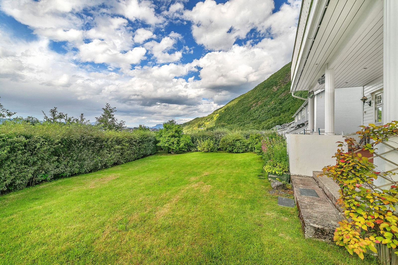 Pent opparbeidet hage Galleribilde