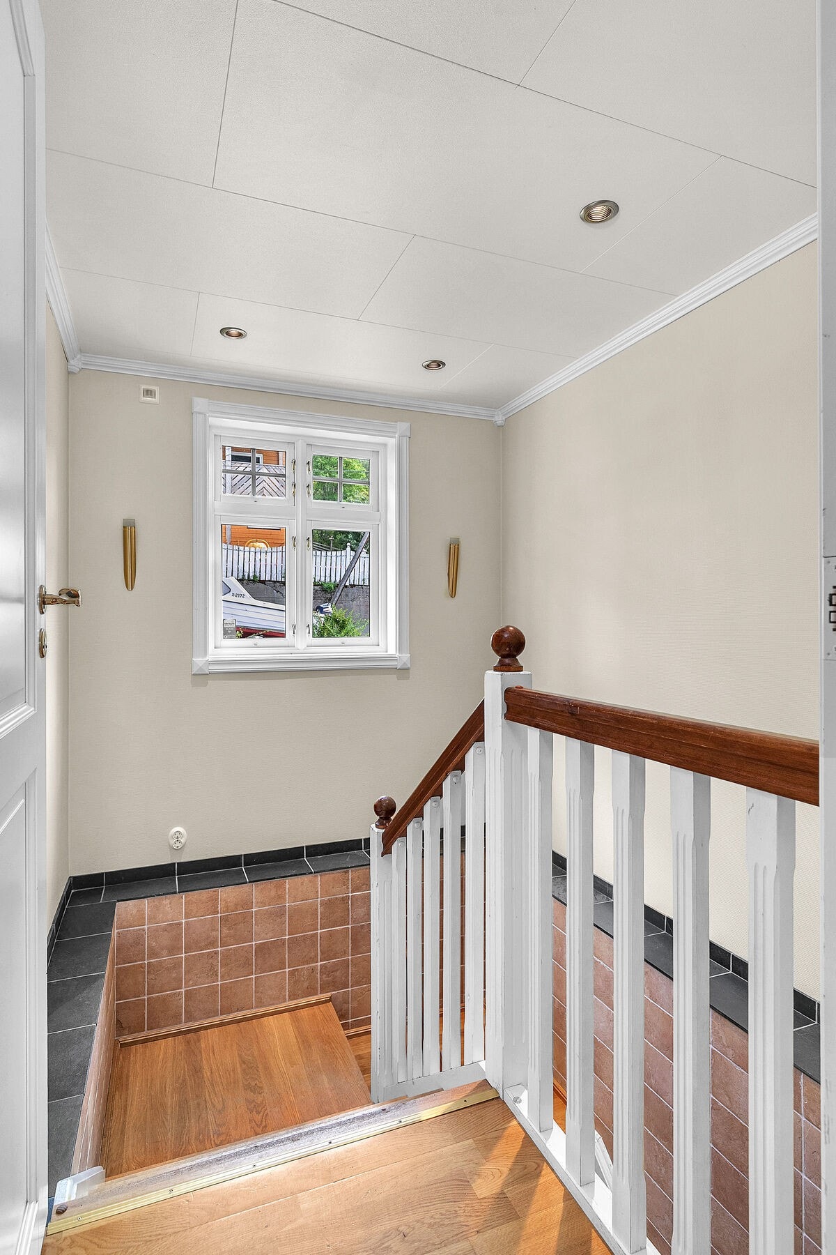 1etg - Trappegang ned til underetasje Galleribilde