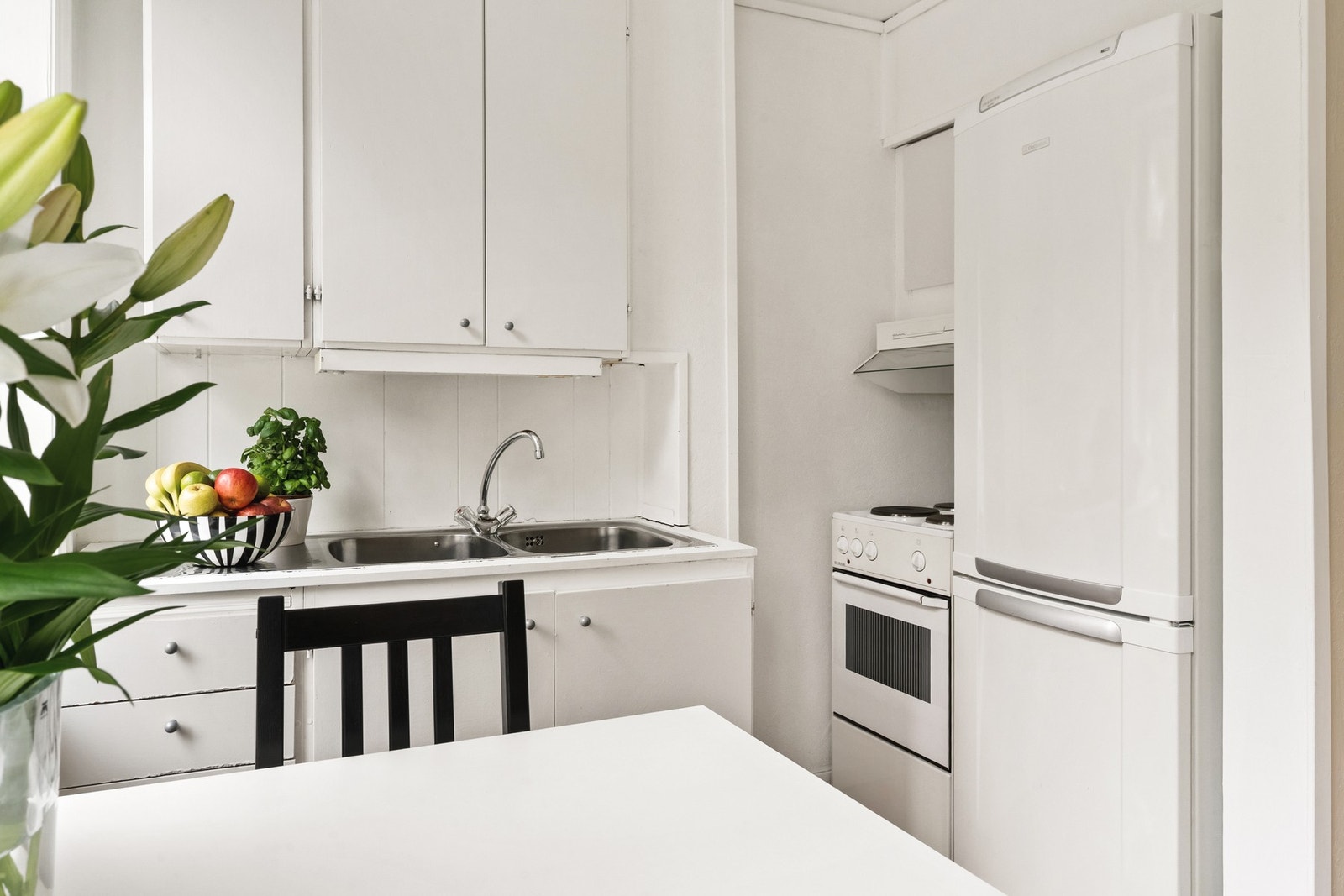 Her er det opplegg og plass til kjøleskap og komfyr. Galleribilde