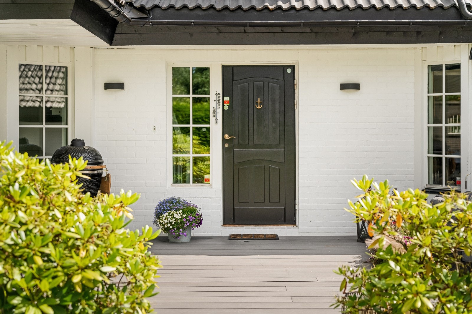 Hoveddelen har inngang fra den vestvendte terrassen. Galleribilde