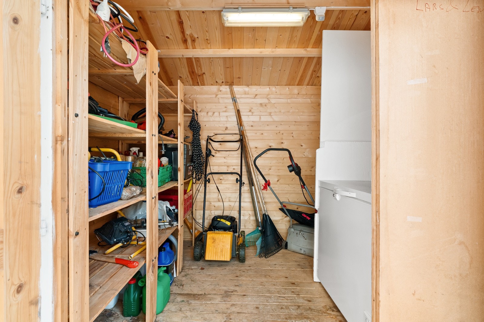 Utebod. Galleribilde