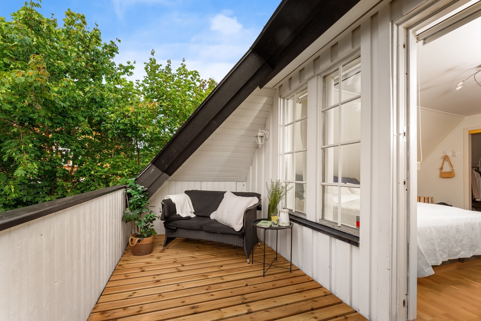 Balkongen er på ca. 10 kvm. Galleribilde