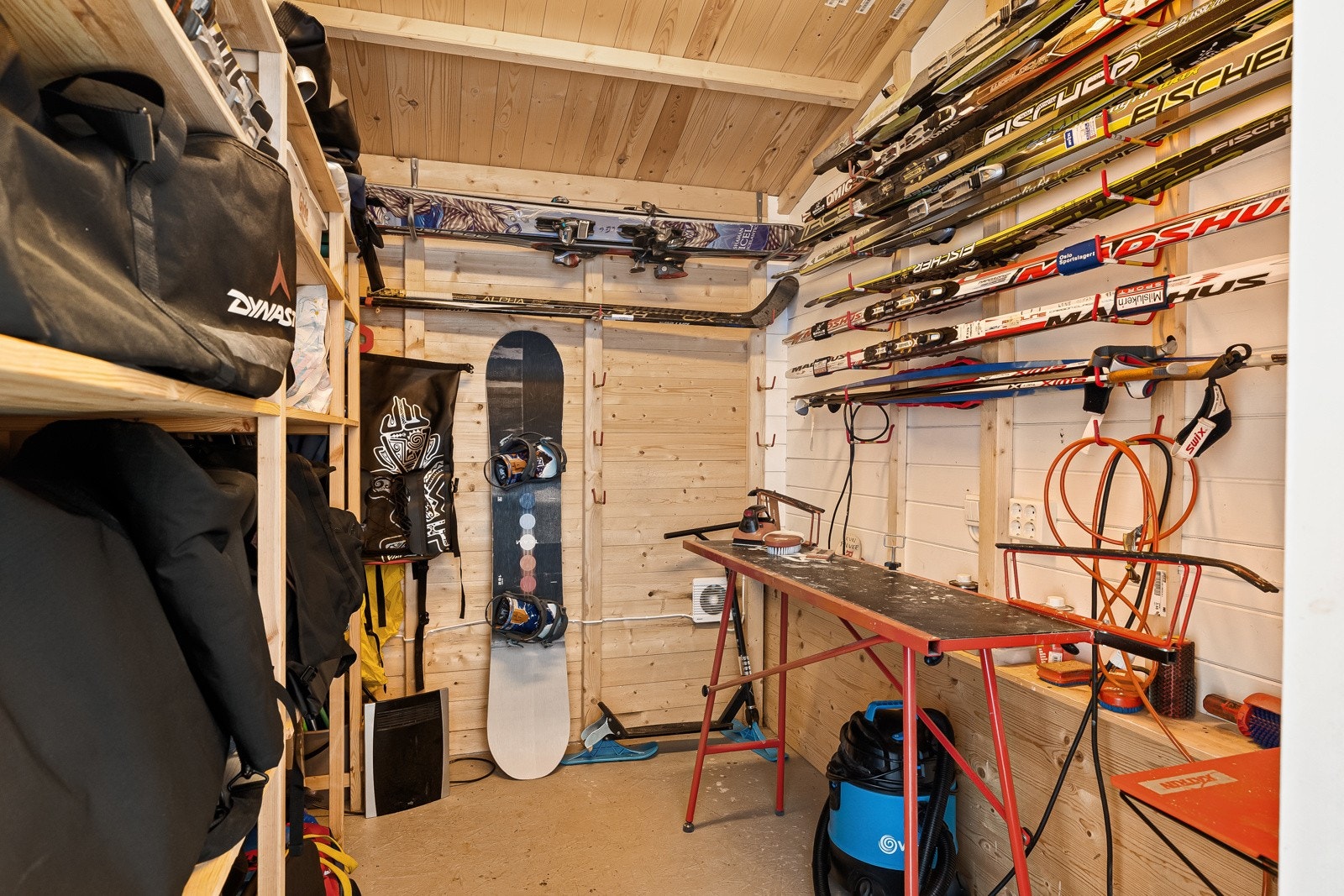 Den ene delen er smørebod med avtrekk og varme. Galleribilde