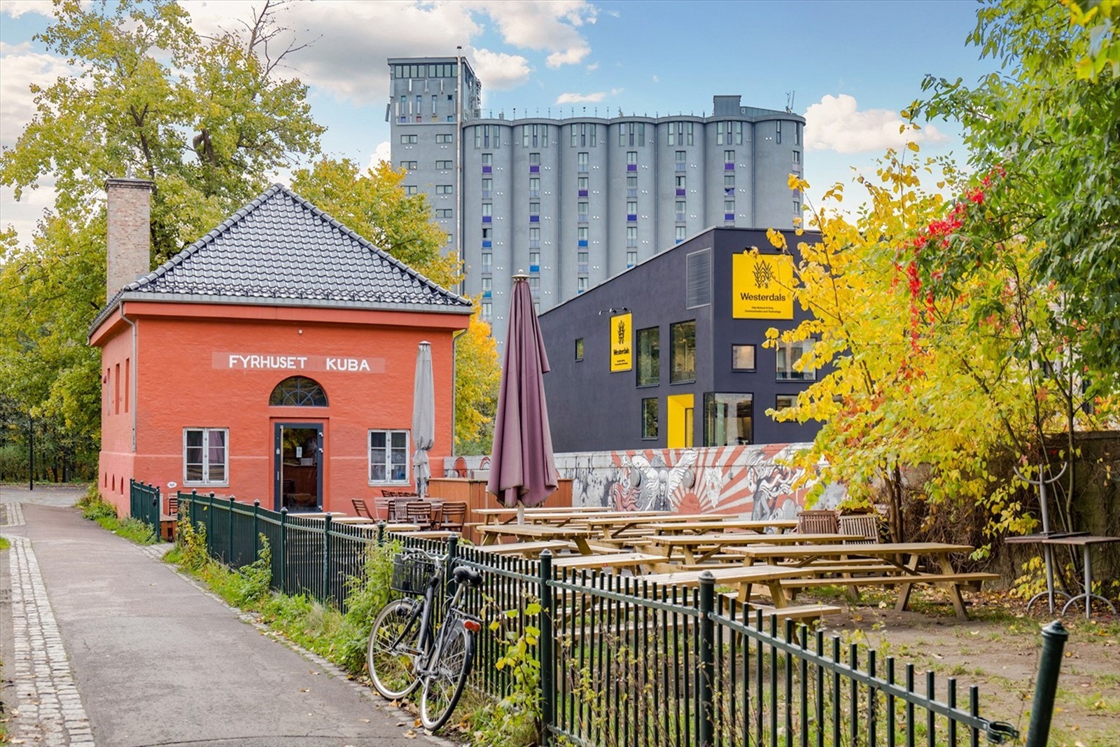 Nabolaget | Fyrhuset i Kubaparken byr blant annet på shuffleboard og øl av utallige sorter. Galleribilde