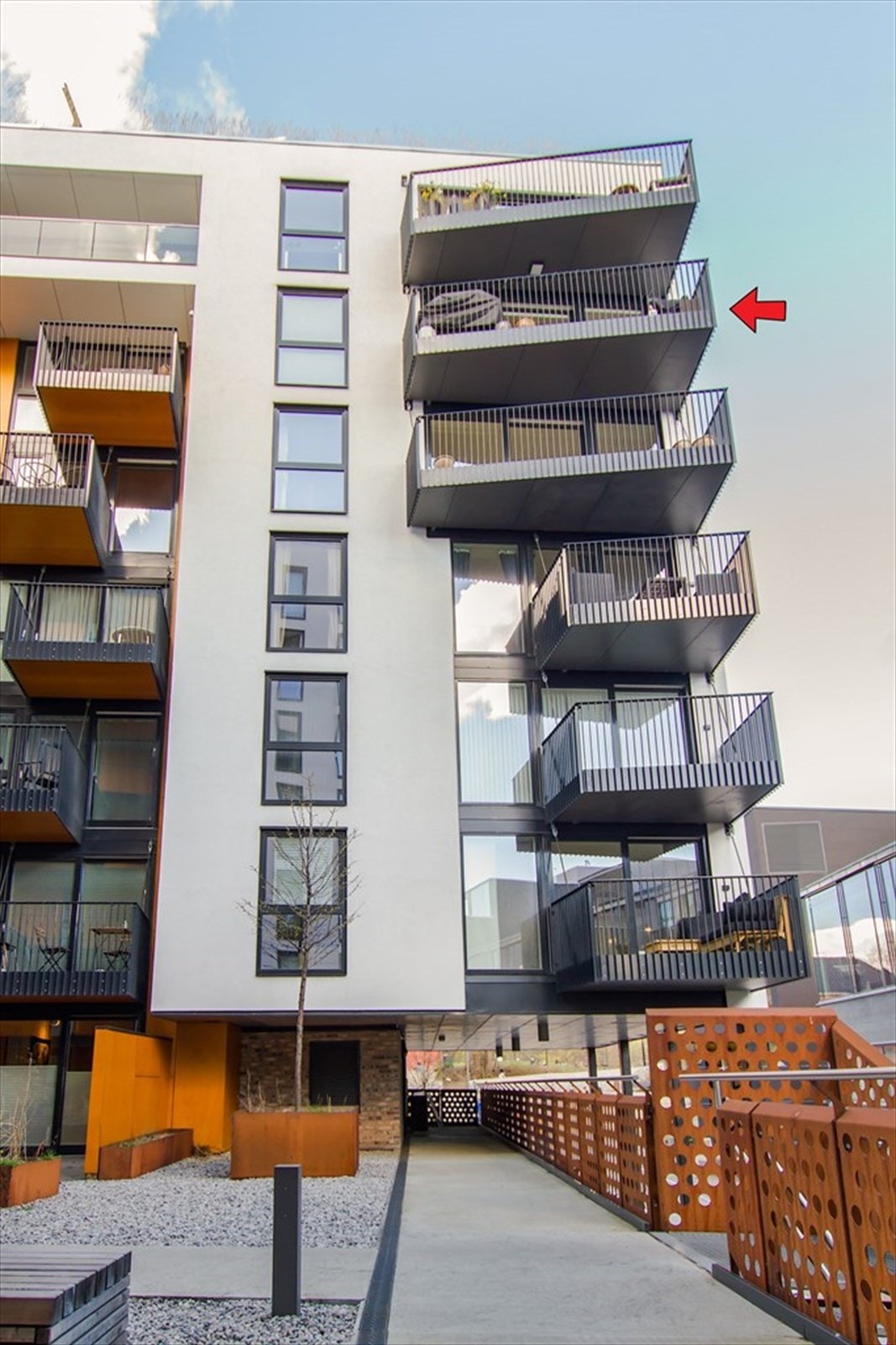 Fasade med markering av beliggenhet. Galleribilde