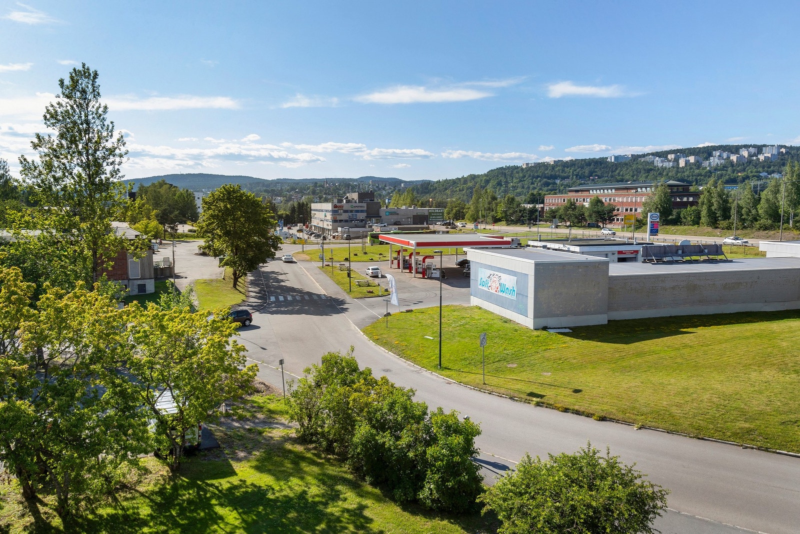 Fra boligen er det kort vei til Haugenstua Torg. Galleribilde