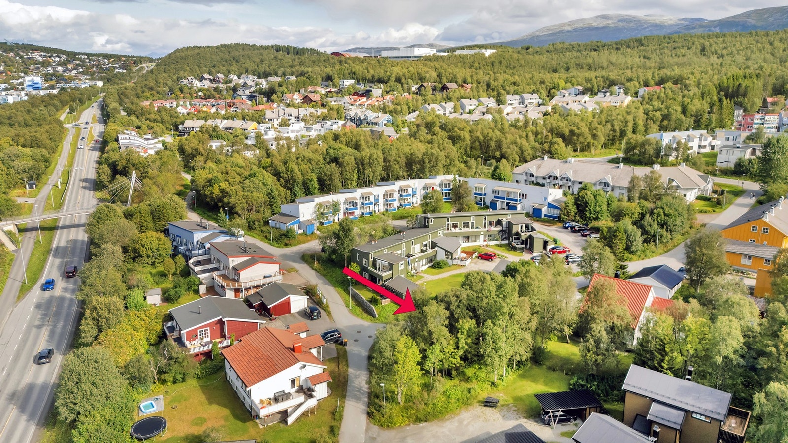 Hvis du jobber på UNN eller UiT er det en fin sykkel- eller spasertur til jobb Galleribilde