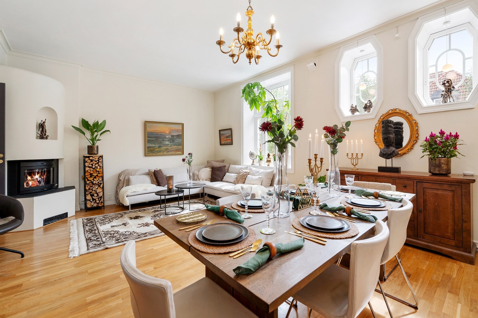 Her har man god plass til å samle familie og venner til hyggelige sammenkomster. Galleribilde
