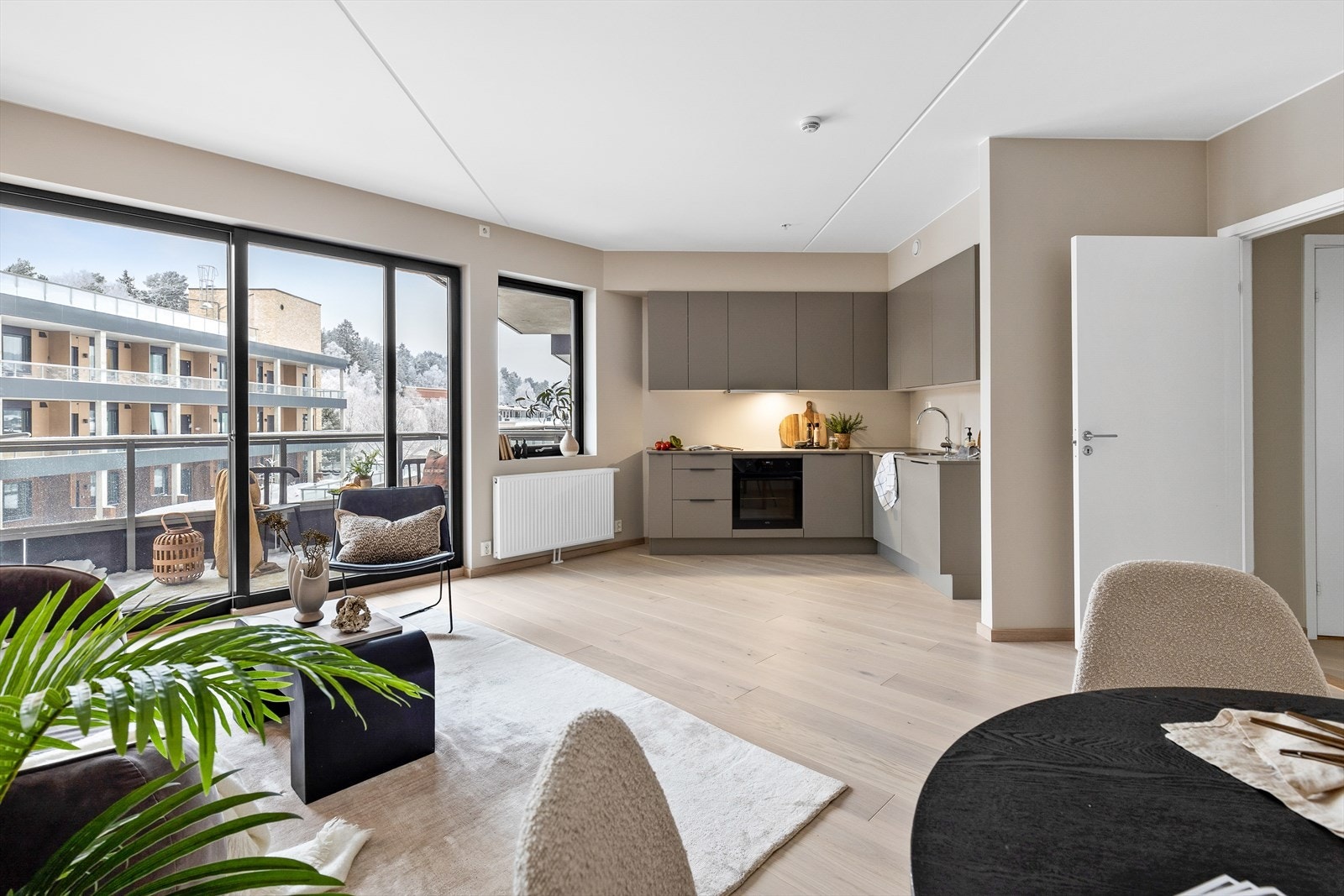 Fra stuen har du direkte adkomst til balkongen. Galleribilde