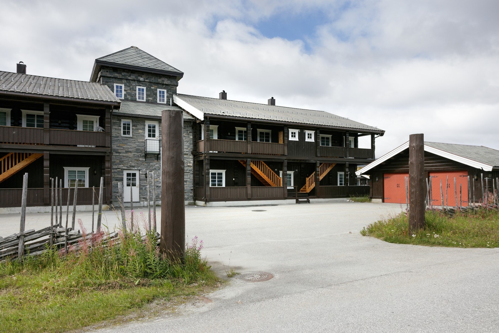 Innkjørsel Galleribilde