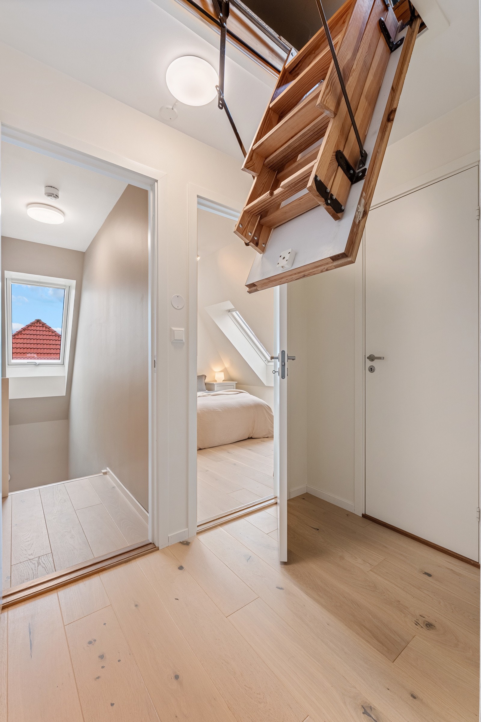 Det er også et koffertloft i boligen. Galleribilde