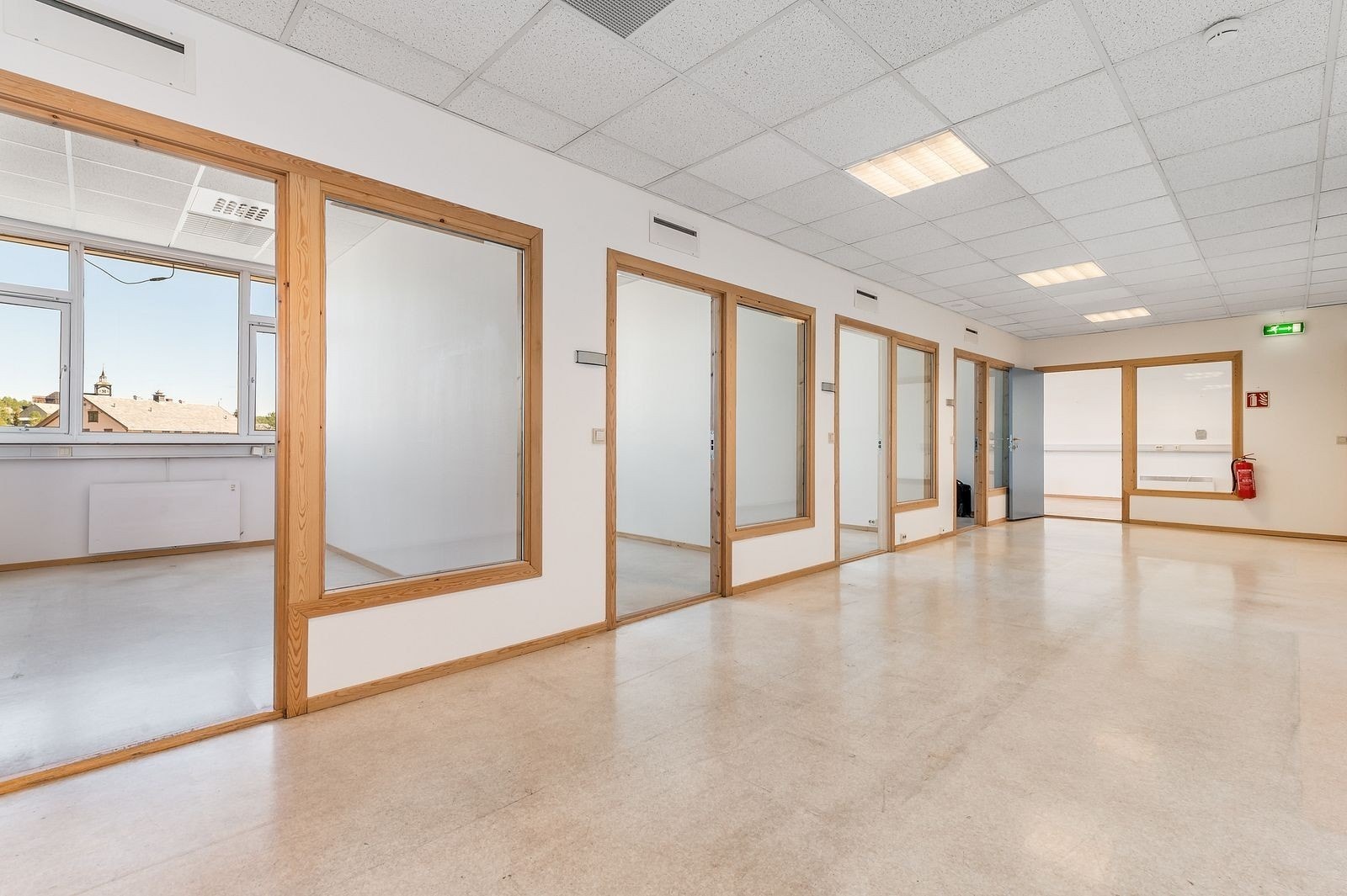 Deler av lokale på ca 120 kvm som kan tilpasses ny leietager. Her kan man ha stor innflytelse på kontorlokalene sine. Galleribilde