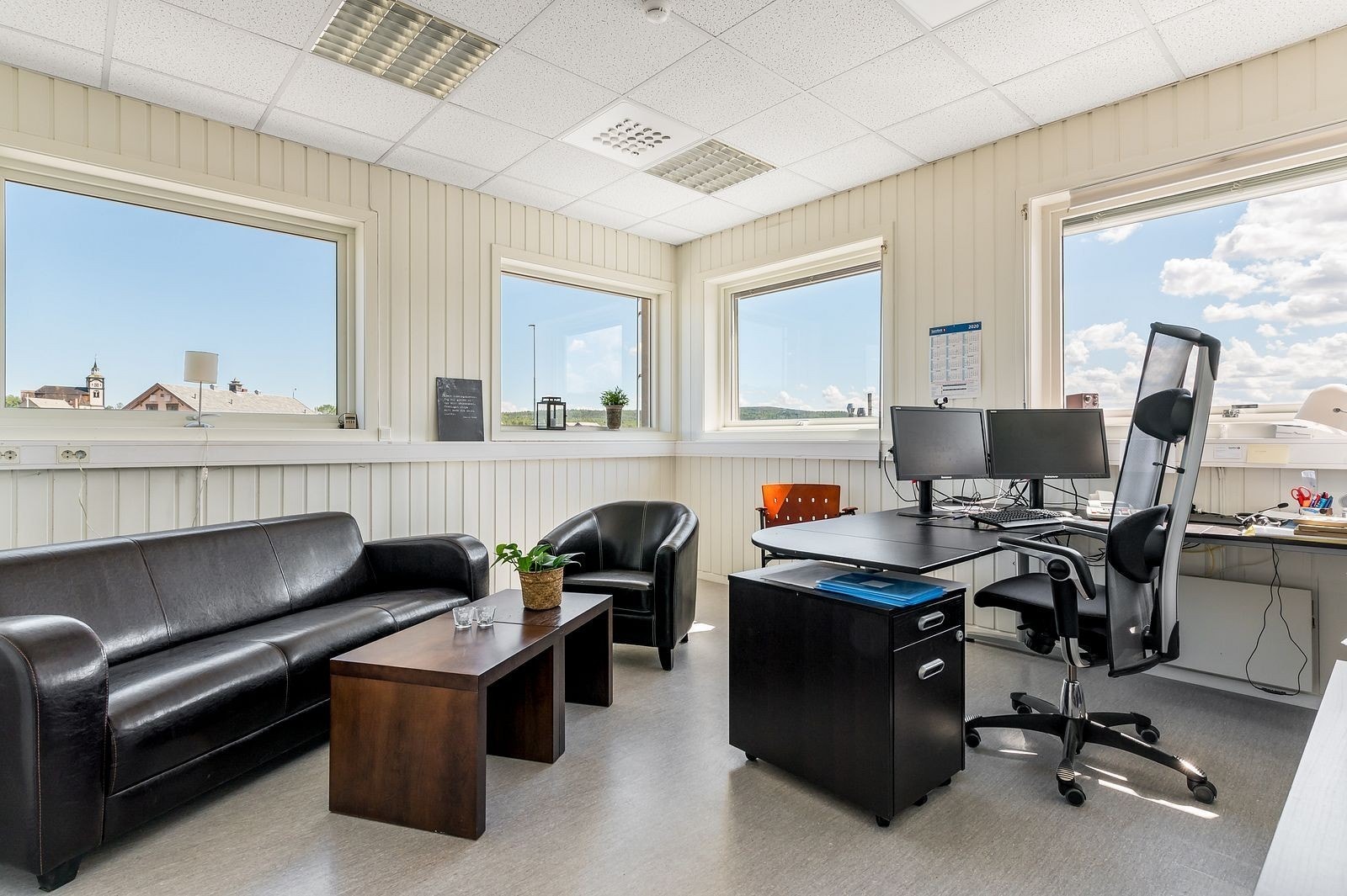 Eksempe på et større hjørnekontor Galleribilde