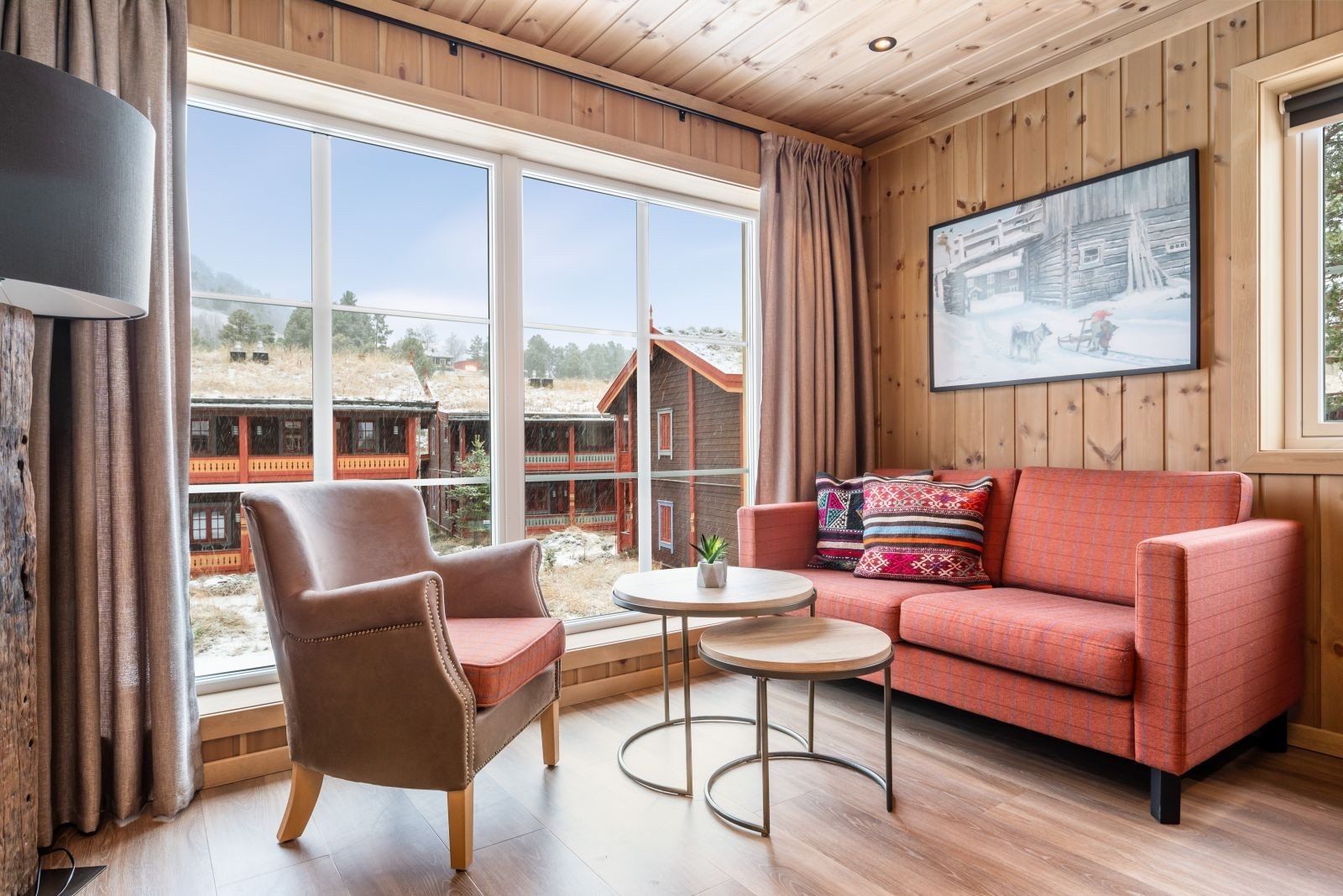 Rett til fri egenbruk i 8 uker (56 dager) pr. år. Bookes direkte inn i kalenderen på nettsiden som eier får tilgang på. Galleribilde