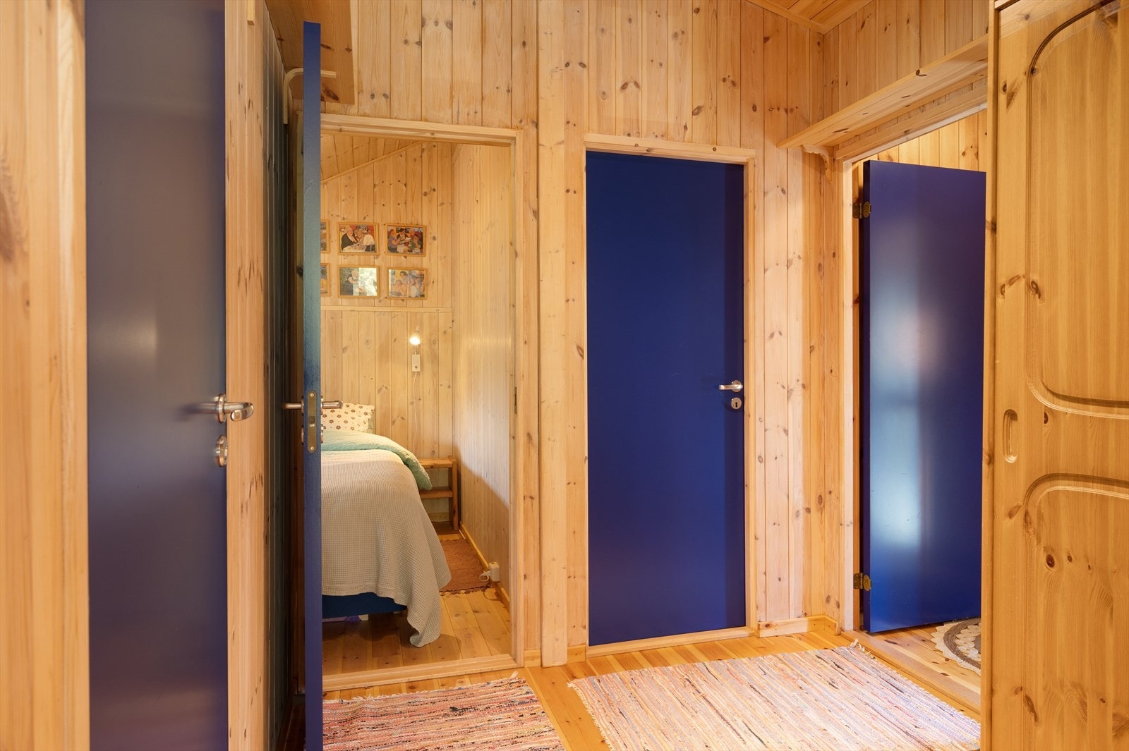 Det er to soverom i hytta. Galleribilde
