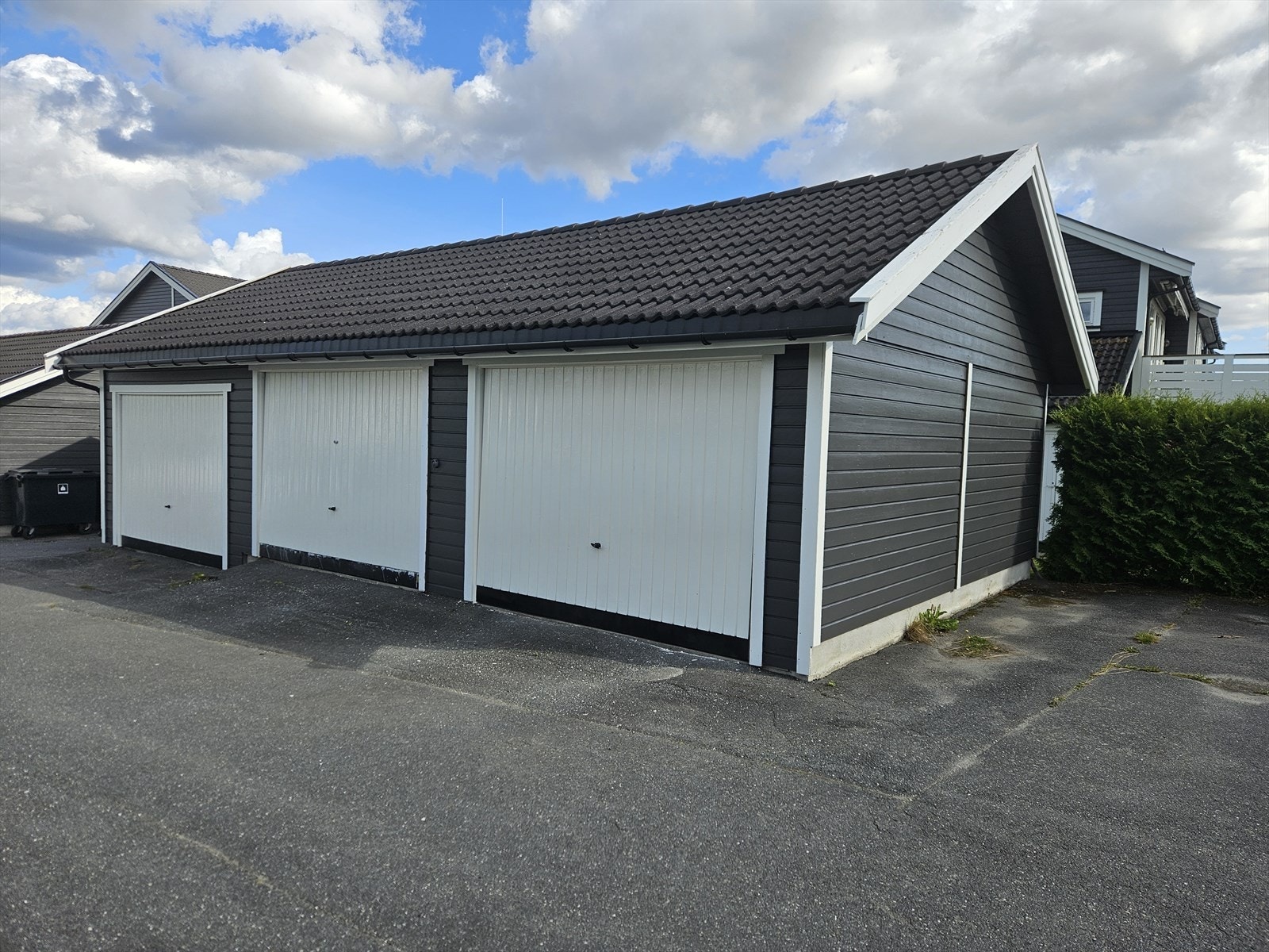 Garasje i fellesrekke på 20 kvm. Galleribilde