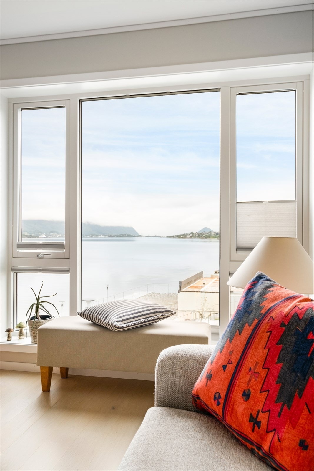 Flott beliggenhet i bygget med gode utsikts og solforhold! Galleribilde