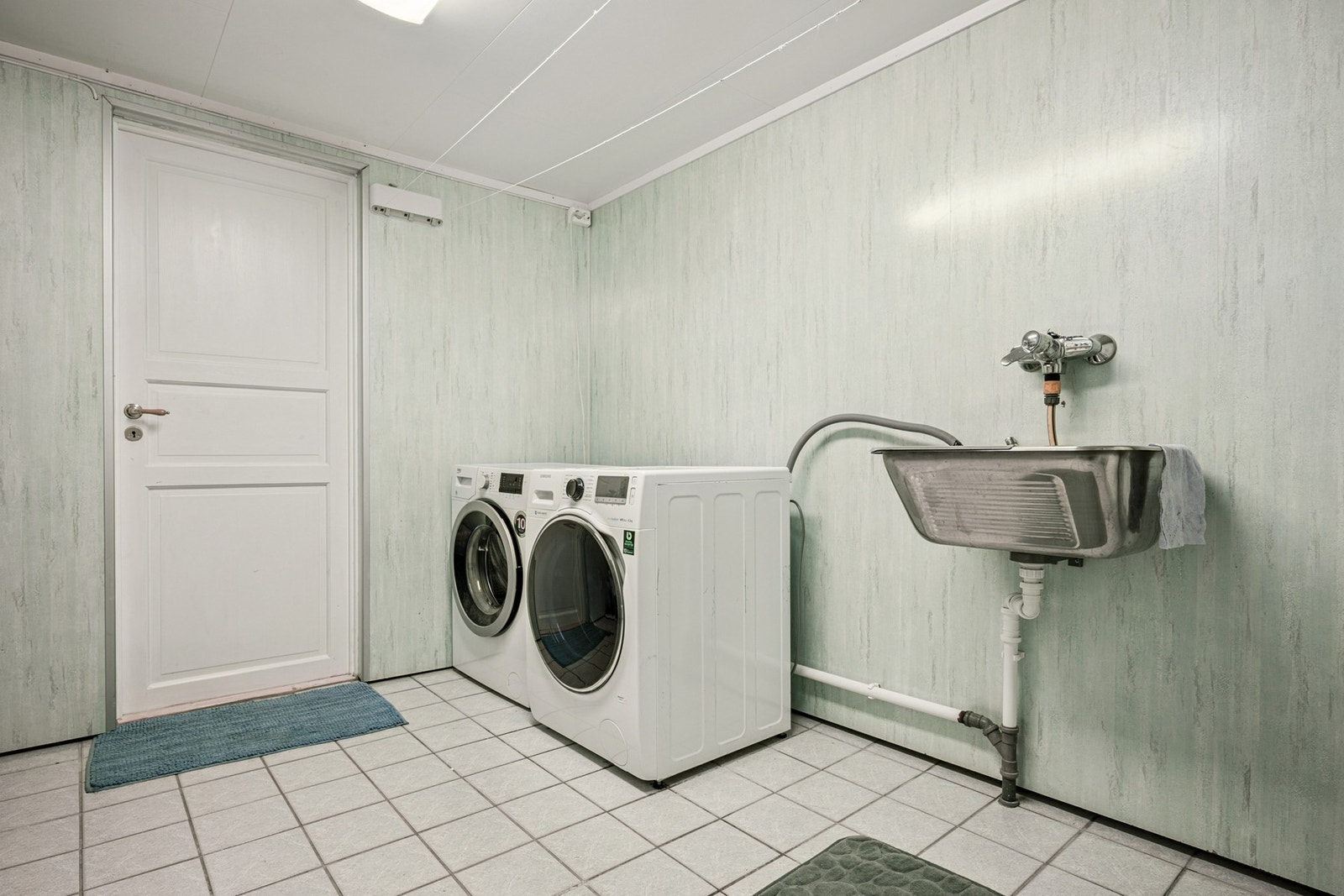 Vaskerom Galleribilde