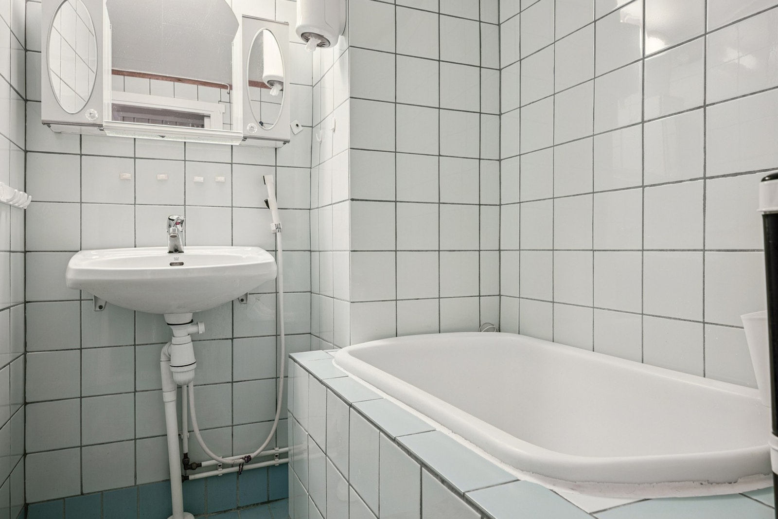 Bad i kjelleretasje Galleribilde