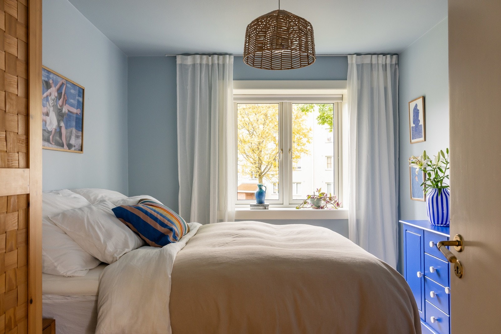 Hovedsoverommet har god plass til dobbeltseng. Galleribilde