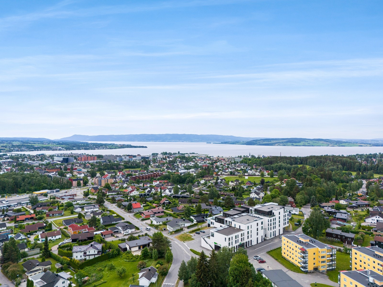 Det er kort vei til skoler & barnehage. Galleribilde