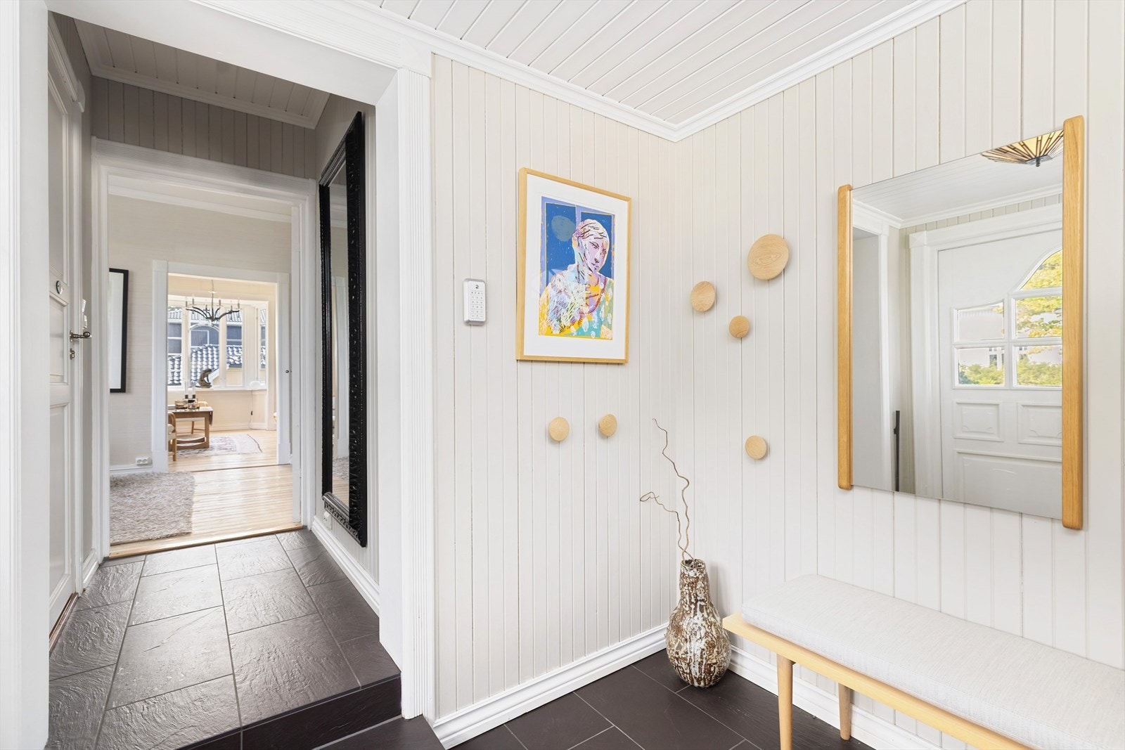 Fra hall mot forstuen Galleribilde