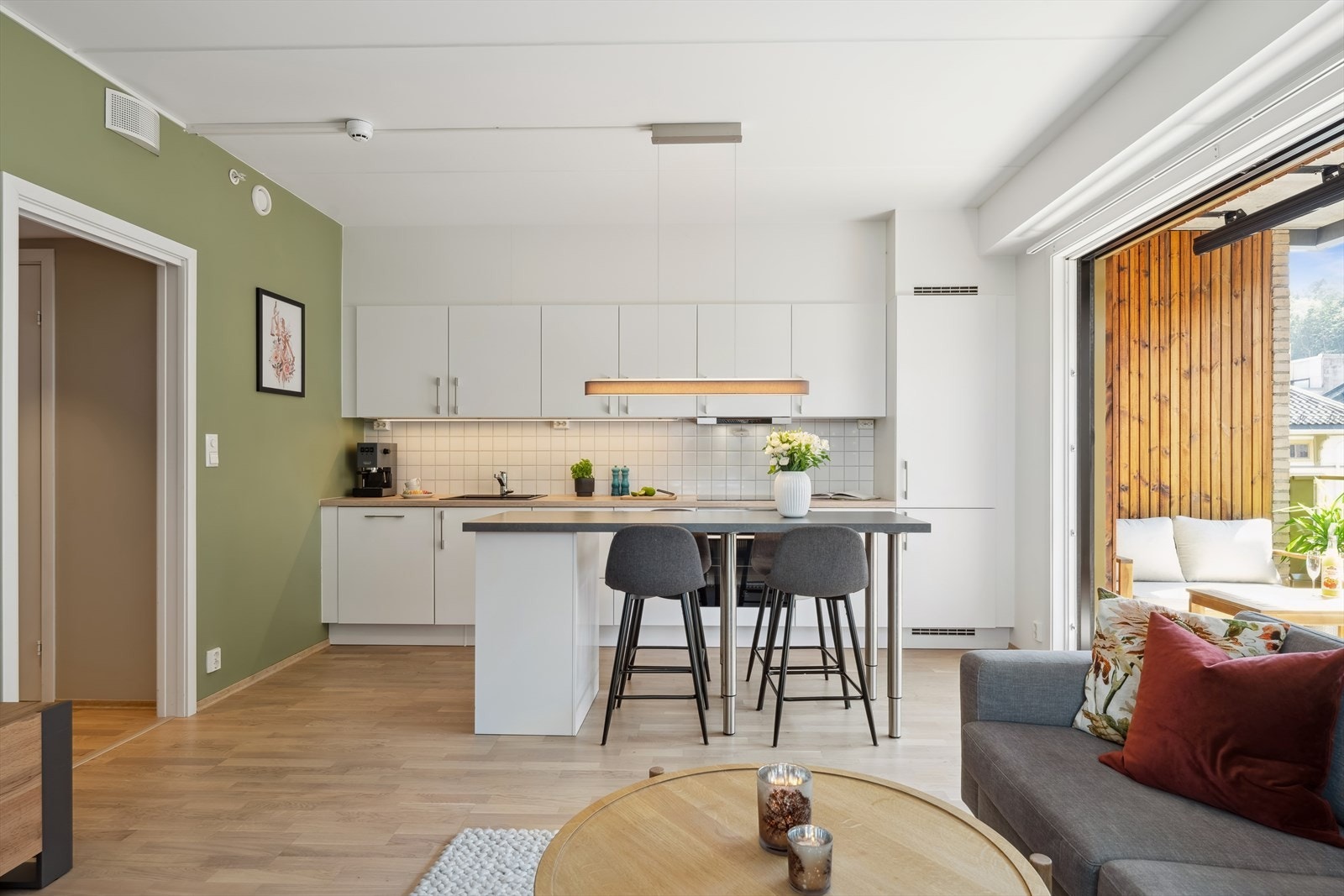 Kjøkkenøy medfølger salget Galleribilde