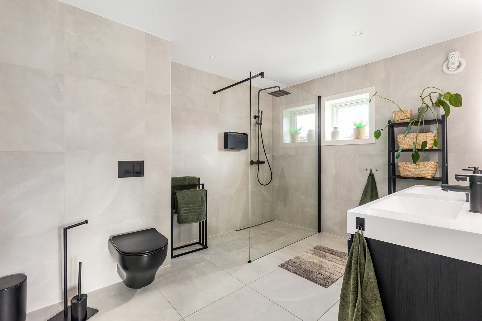 Stort og delikat bad med flotte detaljer Galleribilde