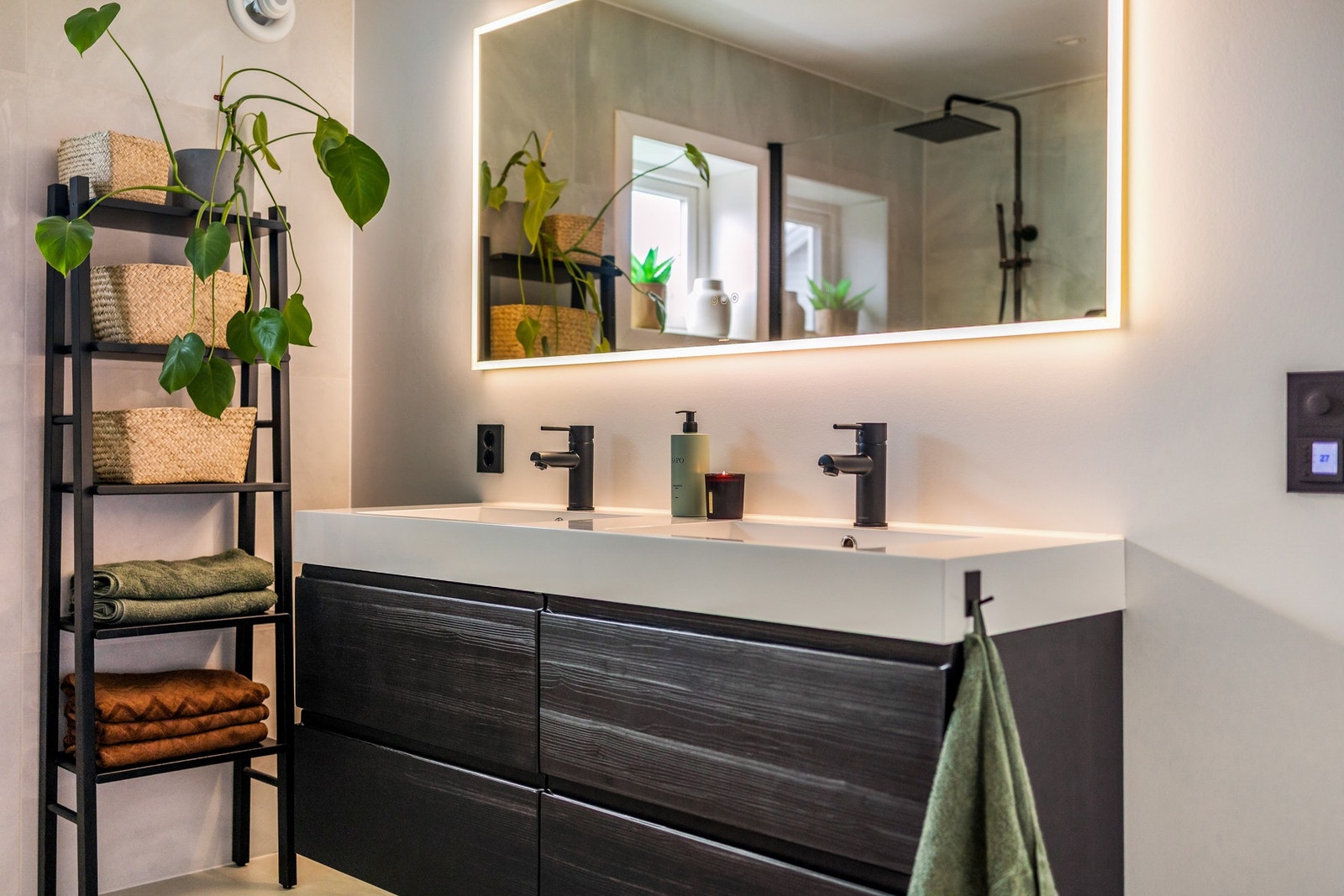 Badet er totalrenovert og holder en høy standard Galleribilde