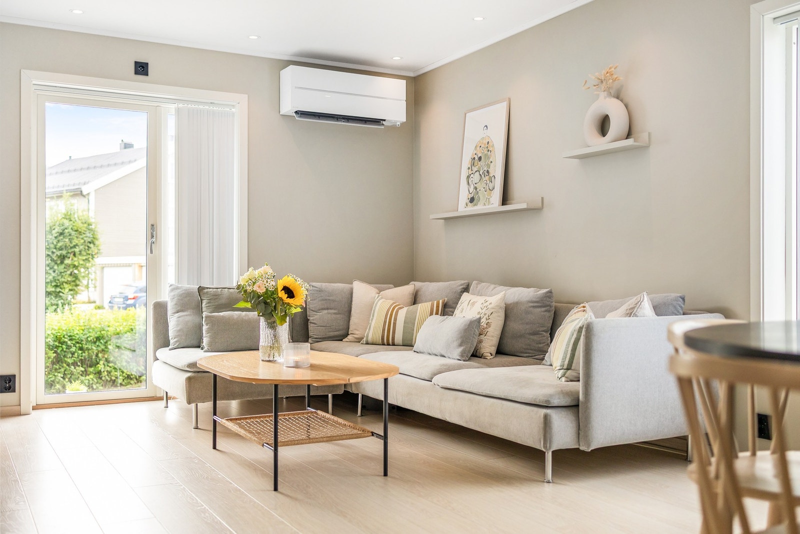 Utgang til terrasse fra stue Galleribilde