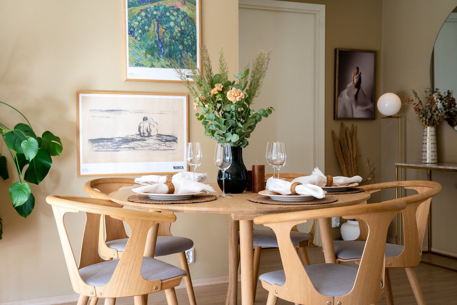 Det er også god plass til spisebordsgruppe. Galleribilde