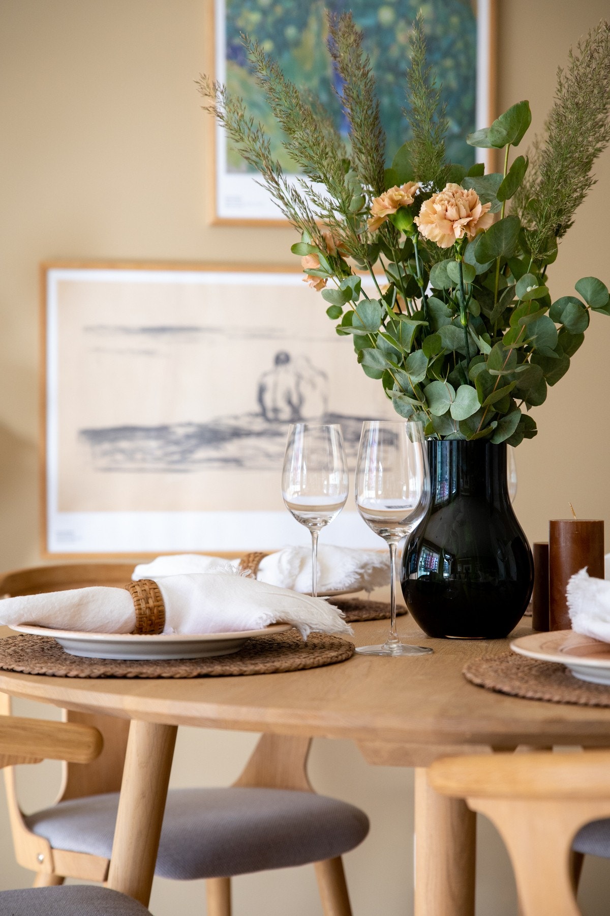 Inviter venner og familie til hyggelige sammenkomster. Galleribilde