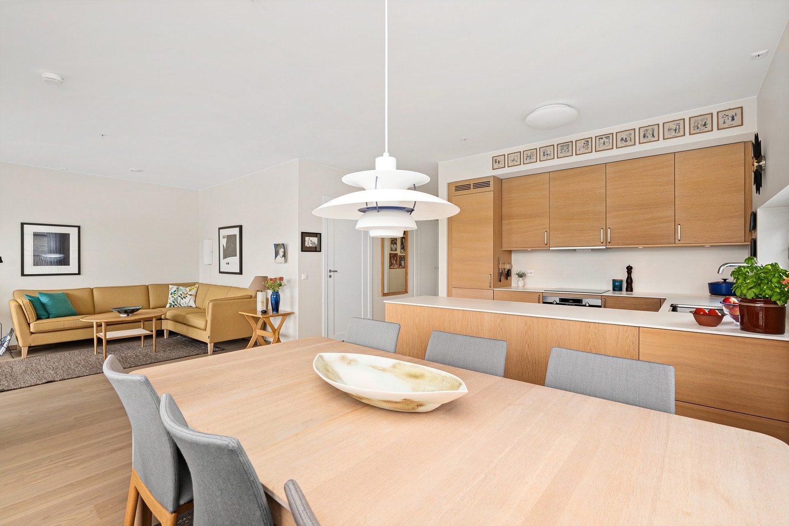 God atmosfære i rommet Galleribilde