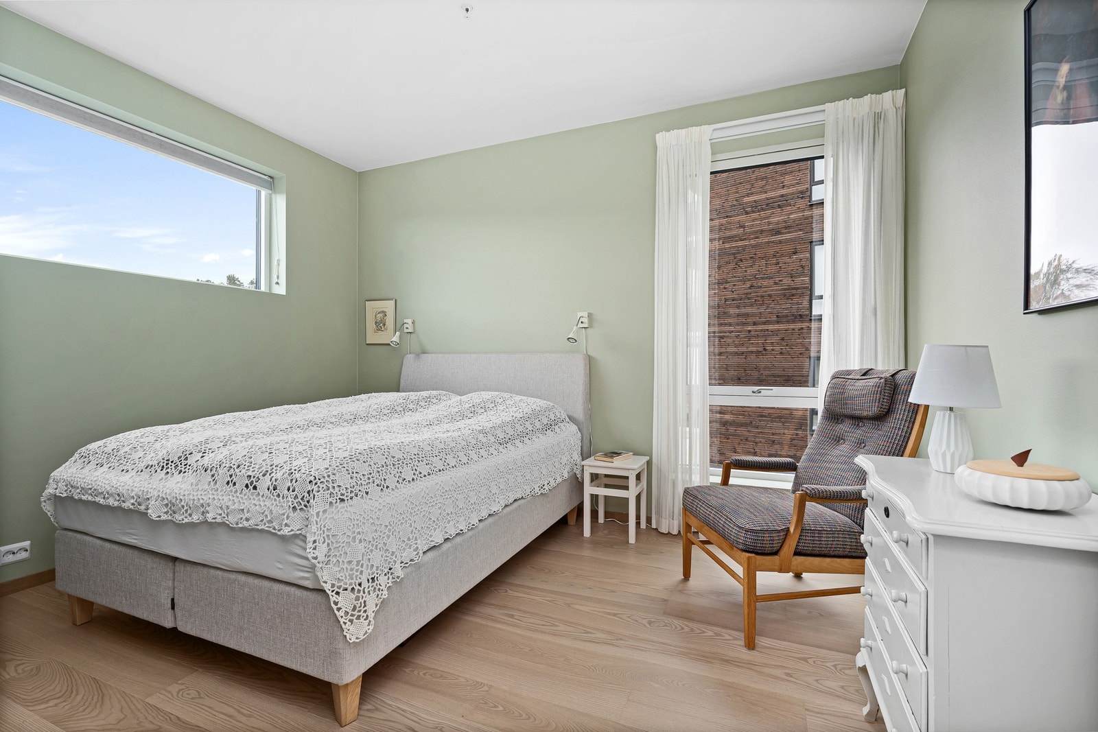 Soverom 2 med garderobeskap Galleribilde