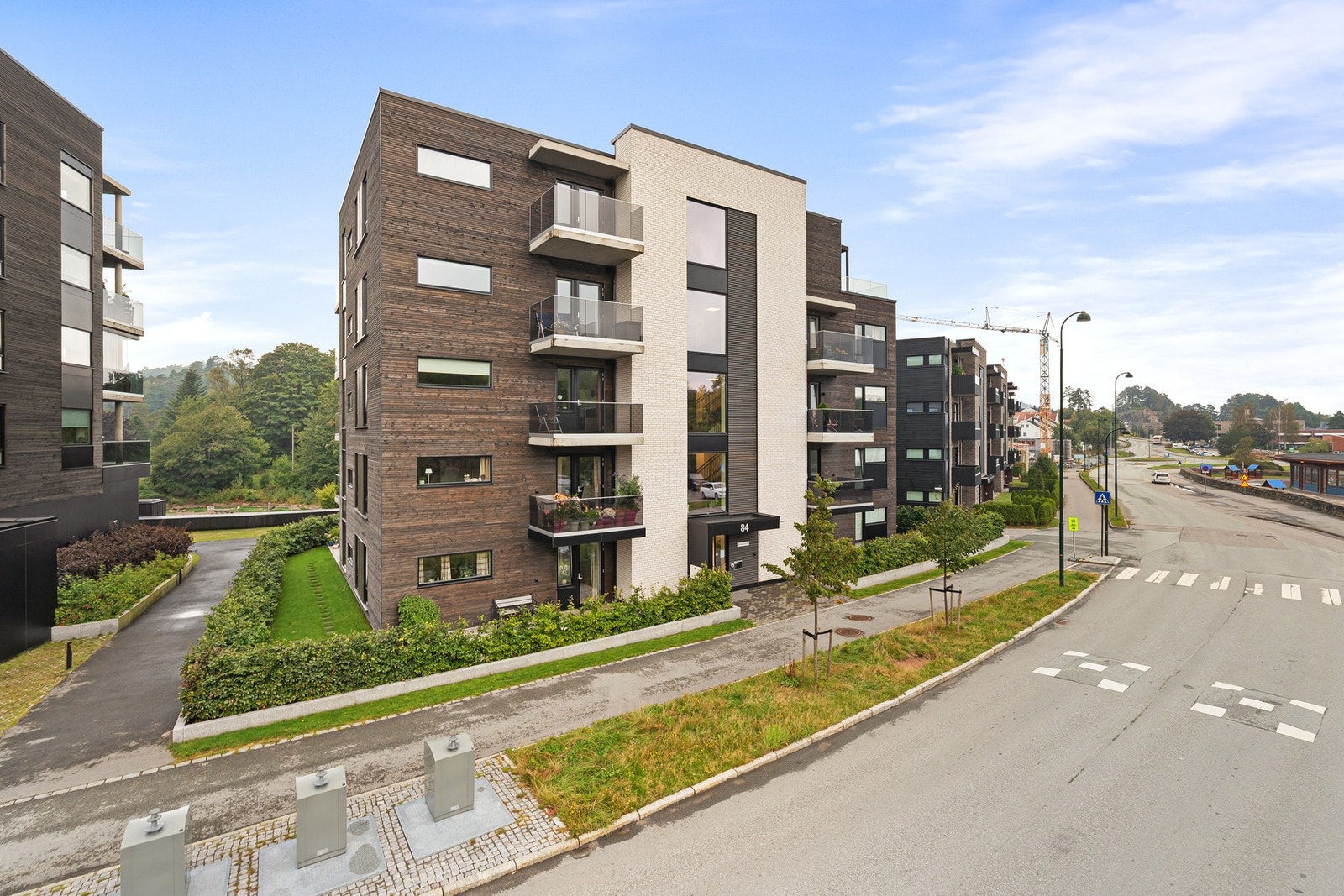 Bygget sett fra veien Galleribilde