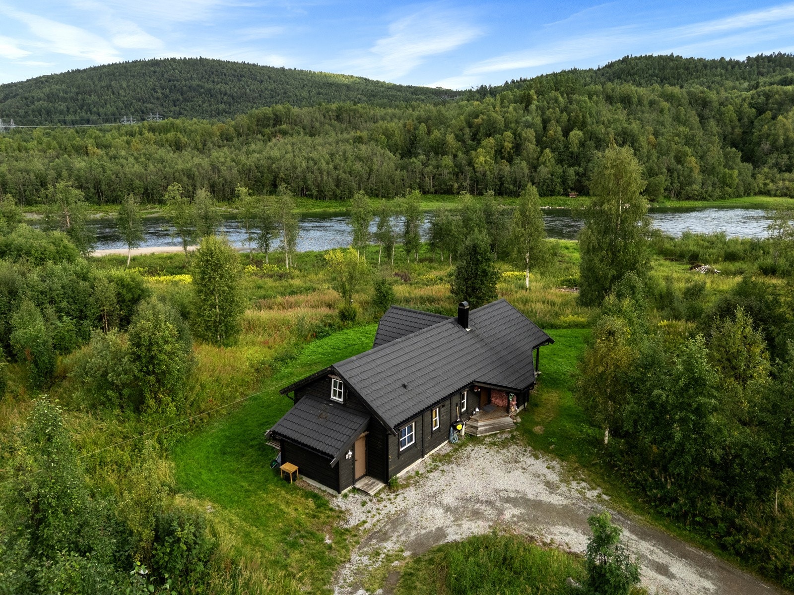 Velkommen til Målselvfossveien 430 - Presentert av Sne Eiendomsmegling ved Erik Heestand!