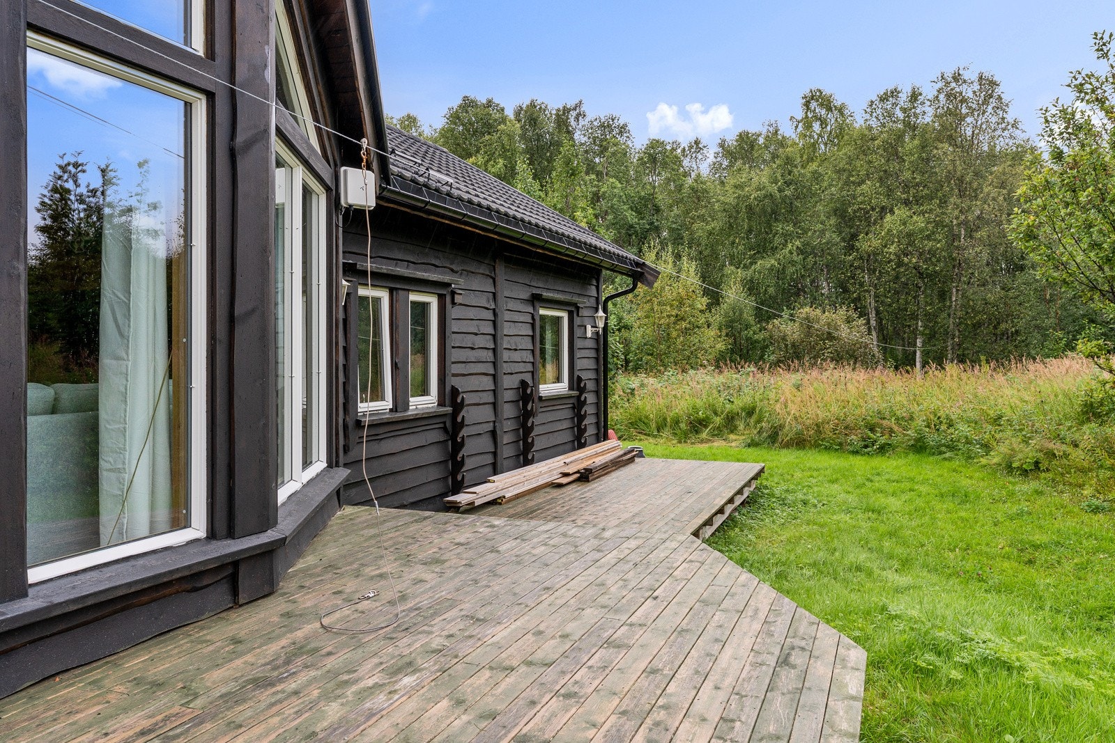 Plen rundt hele huset.