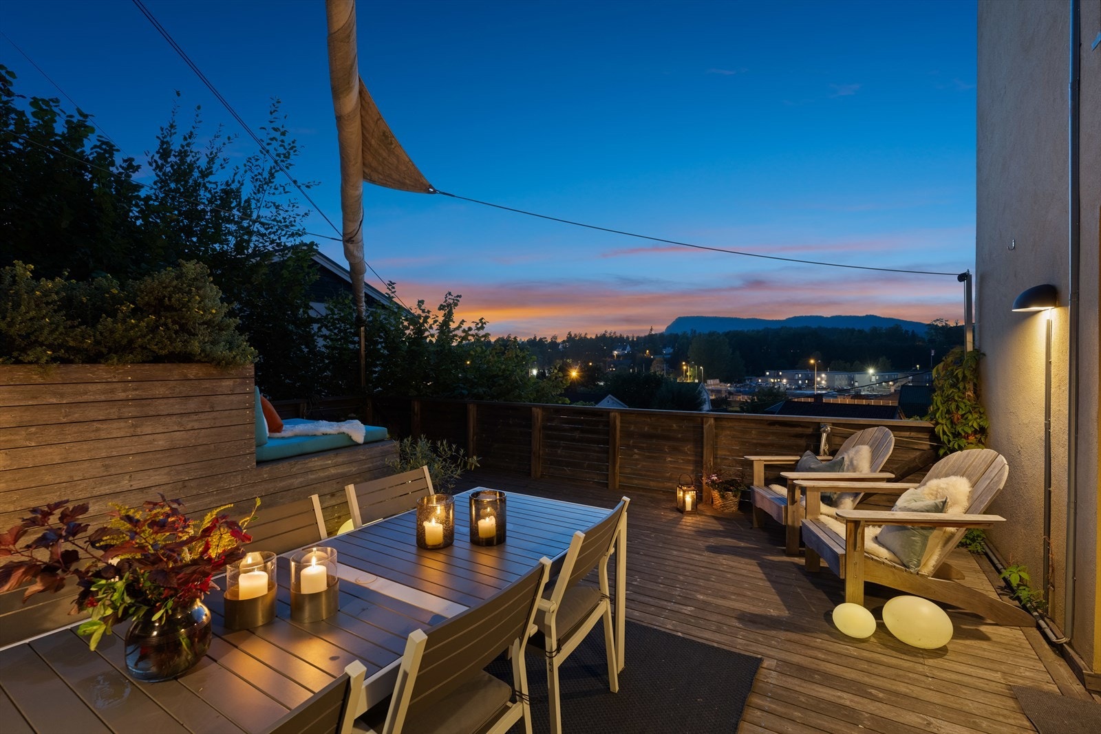 Som nevnt er det mange flotte opparbeidede uteplasser. Her bor du høyt og fritt uten innsyn, som må gjentas. Galleribilde