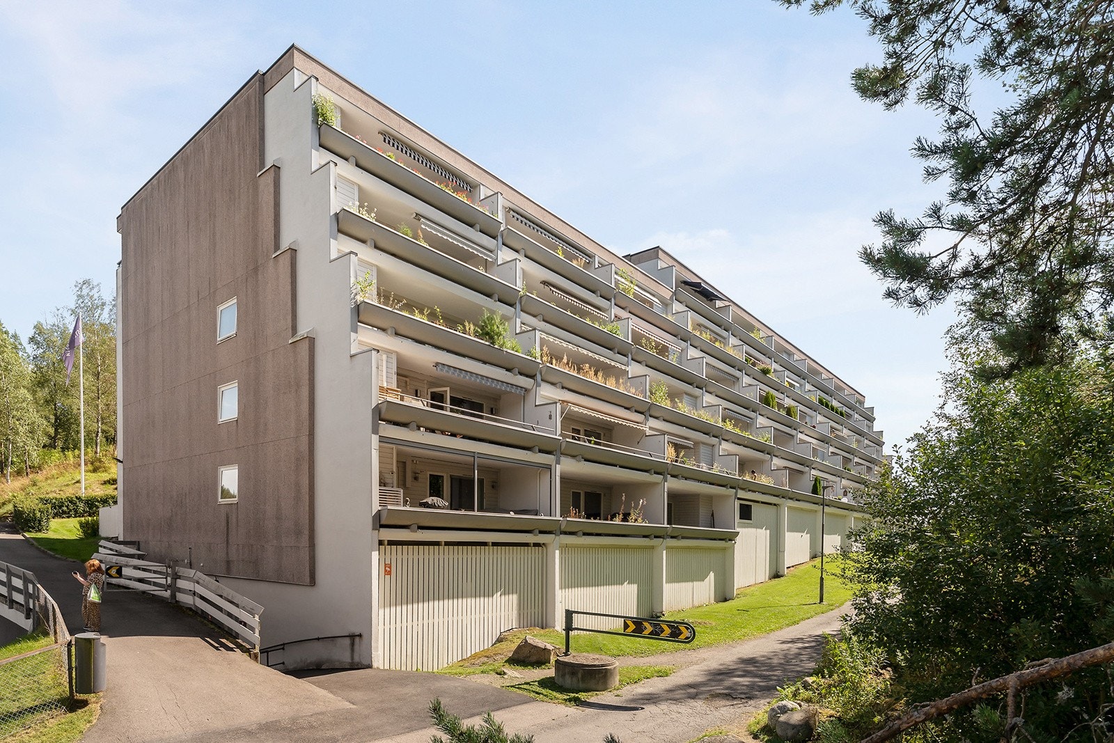 Leiligheten ligger i byggets 2. etasje. Galleribilde