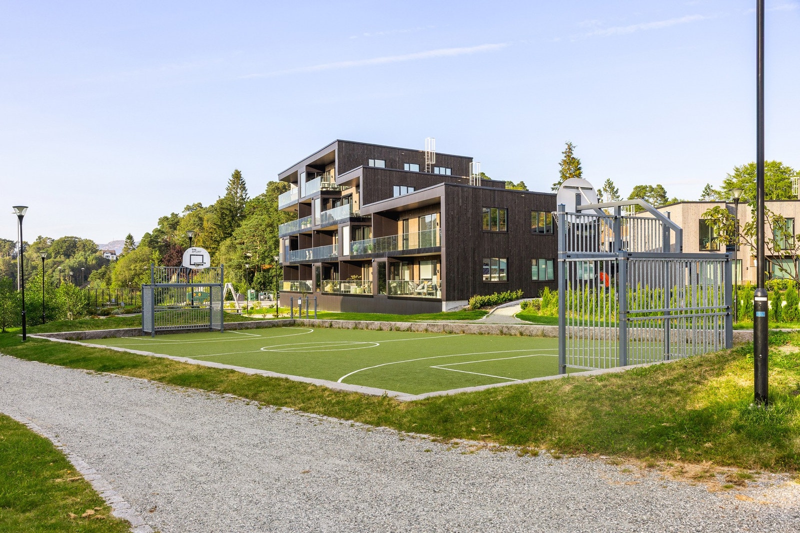 Boligen har flere flotte fellesarealer som inviterer til bruk og hyggelige stunder ute. Galleribilde