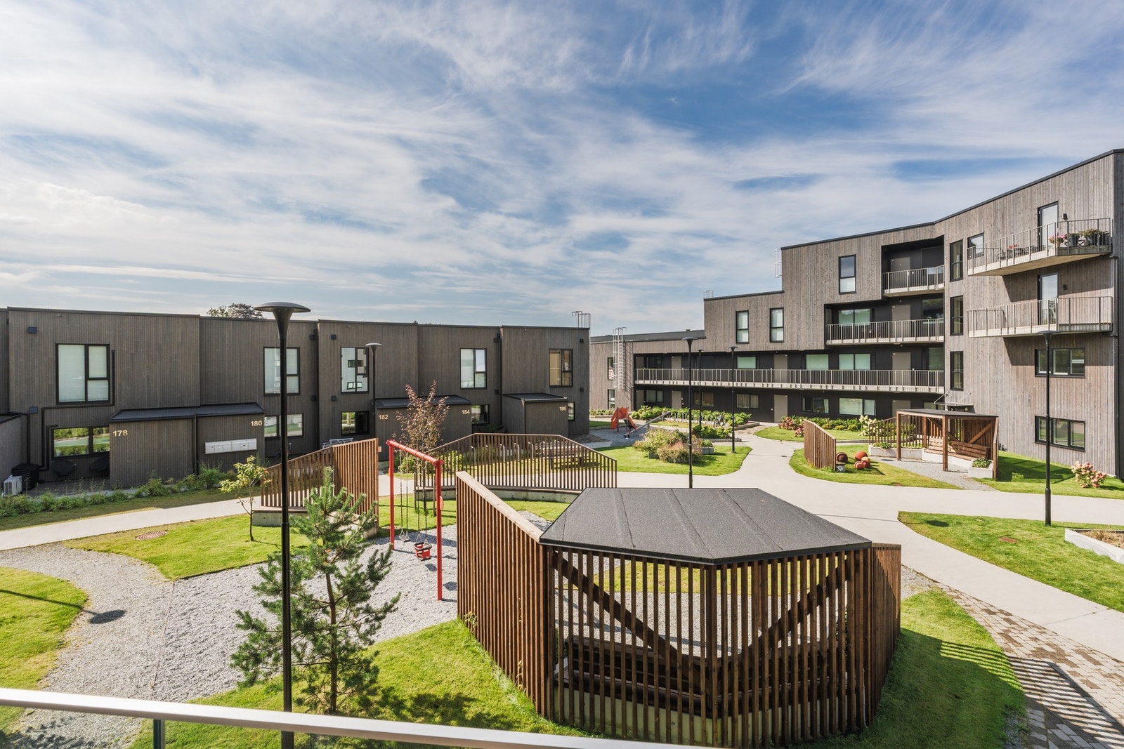 Fra balkongen har du utsikt over fellesarealet. Galleribilde