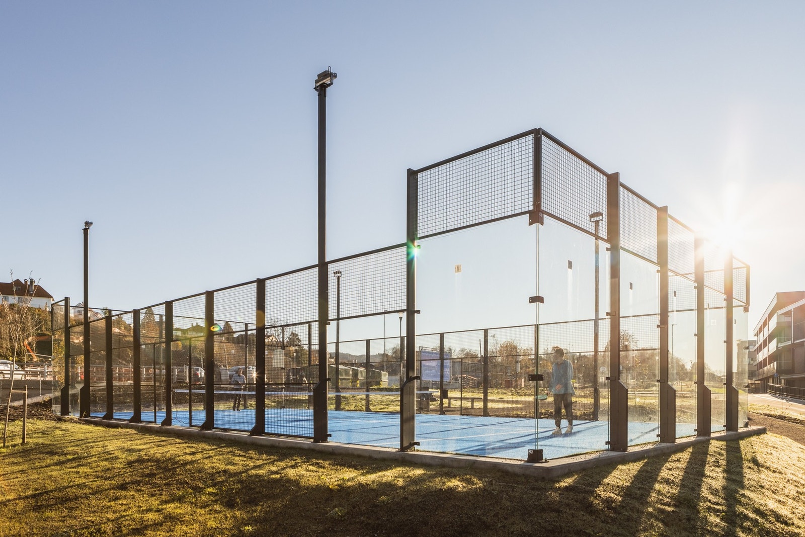 Padelbane er en av flere fasiliteter i sameiet. Galleribilde